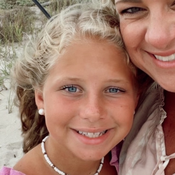 Meet your Posher, Mae walker - Picture 1 of 1